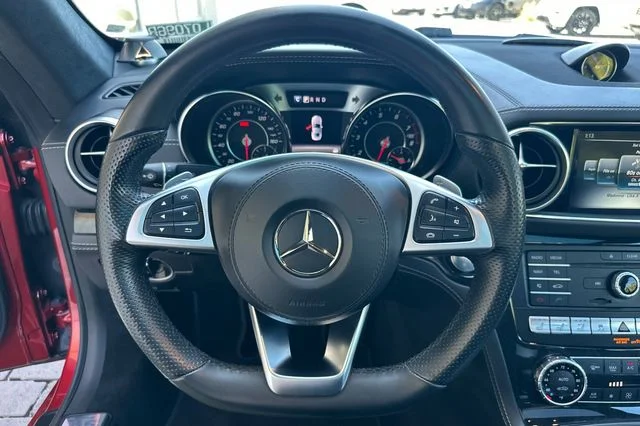 Used 2019  Mercedes-Benz SL 550 image 14