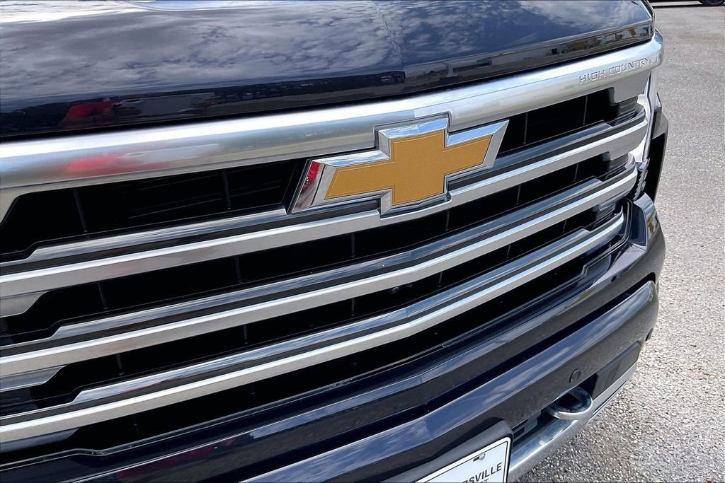 Used 2024 Dark Ash Metallic Chevrolet High Country image 28