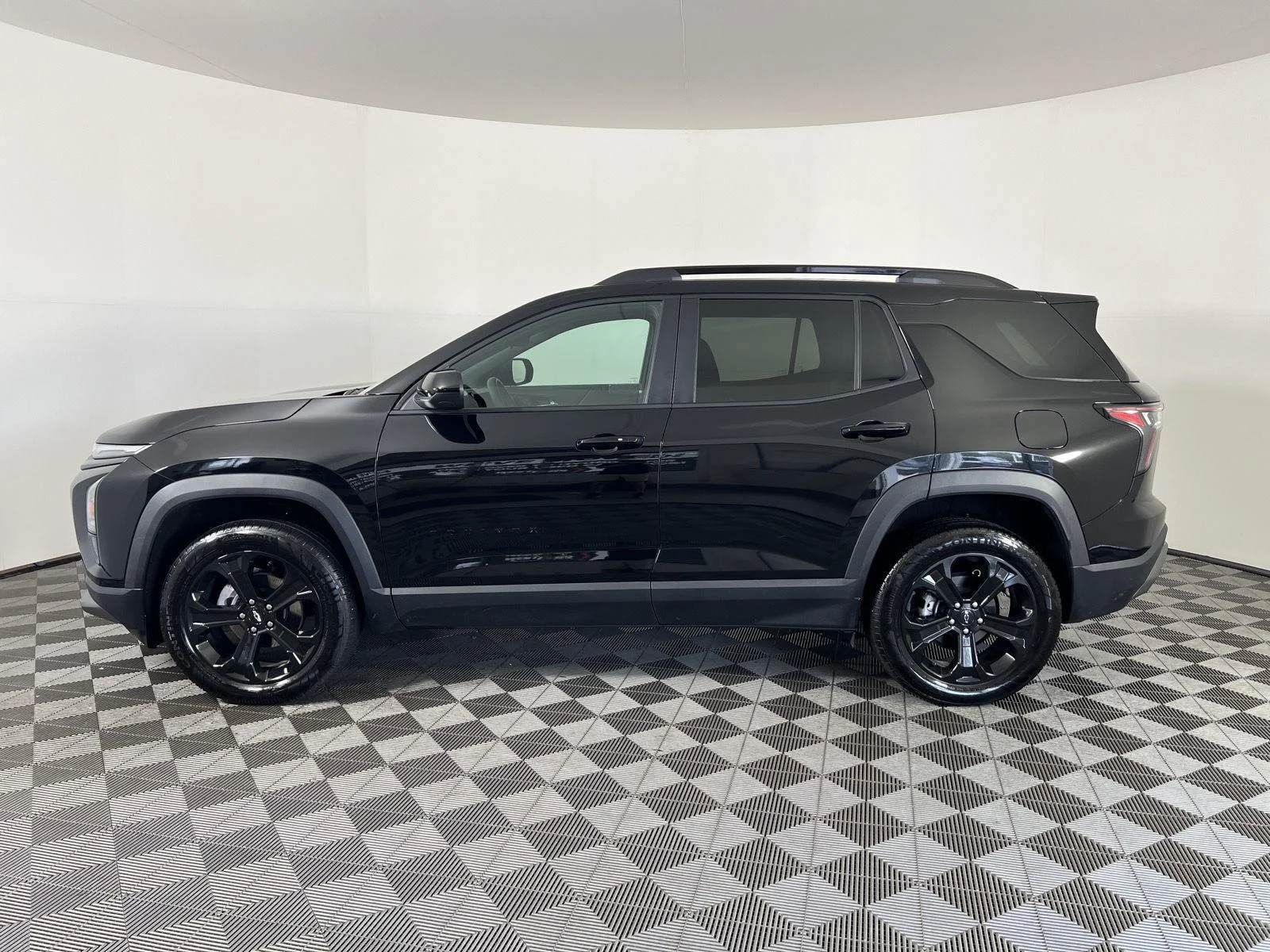 Used 2026 Mosaic Black Metallic Chevrolet AWD LT image 26