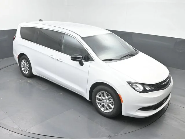 New 2027 Bright White Clear-Coat Exterior Paint Chrysler LX image 36