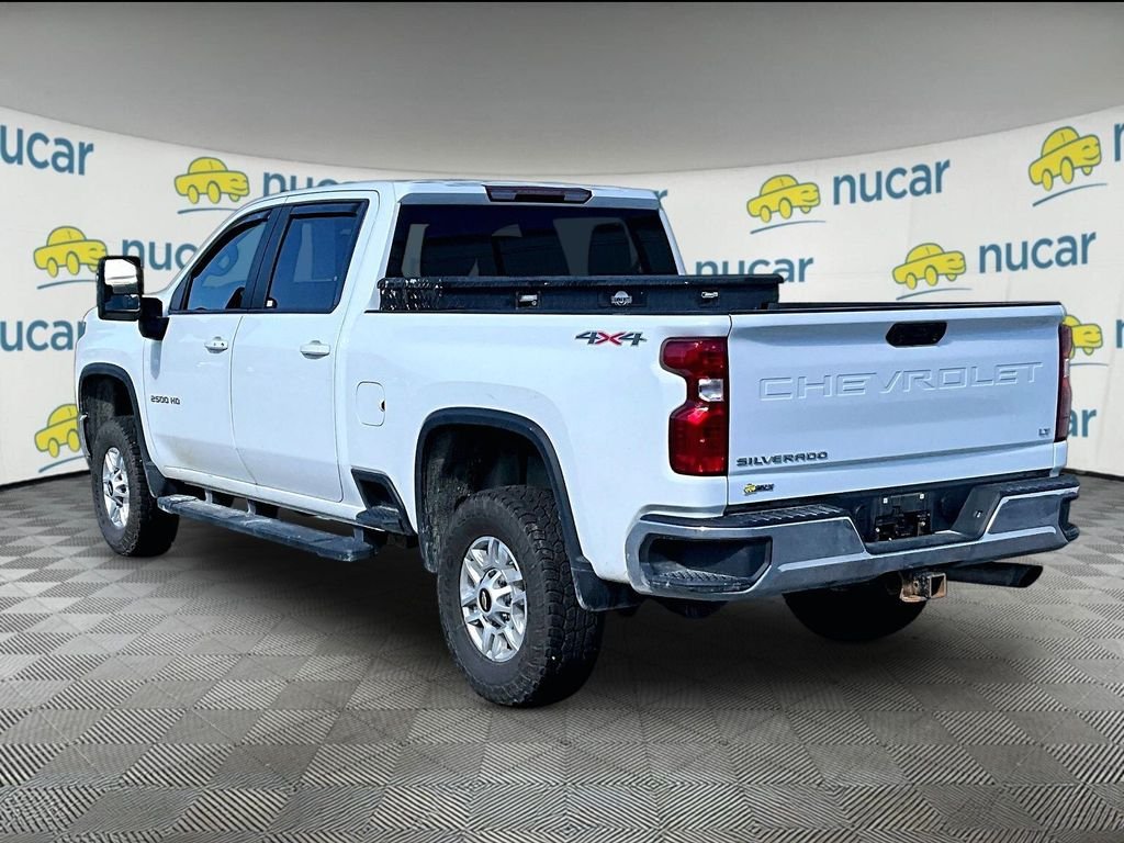 Used 2022 Summit White Chevrolet LT image 4