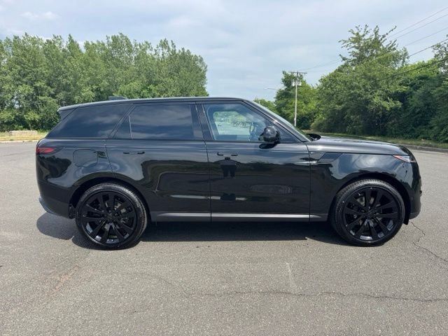 New 2026 Santorini Black Land Rover SE image 6