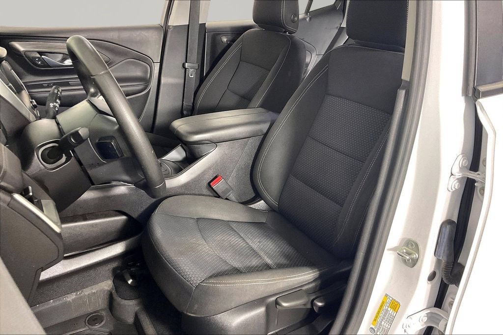 2023 GMC Terrain SLE - Photo 19