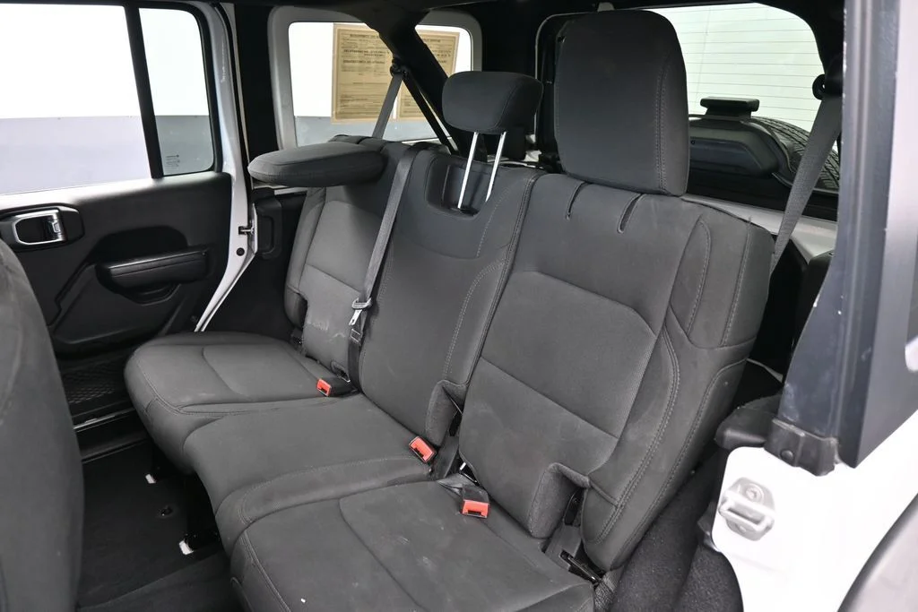 Used 2022 Bright White Clearcoat Jeep Unlimited Sport Altitude image 34