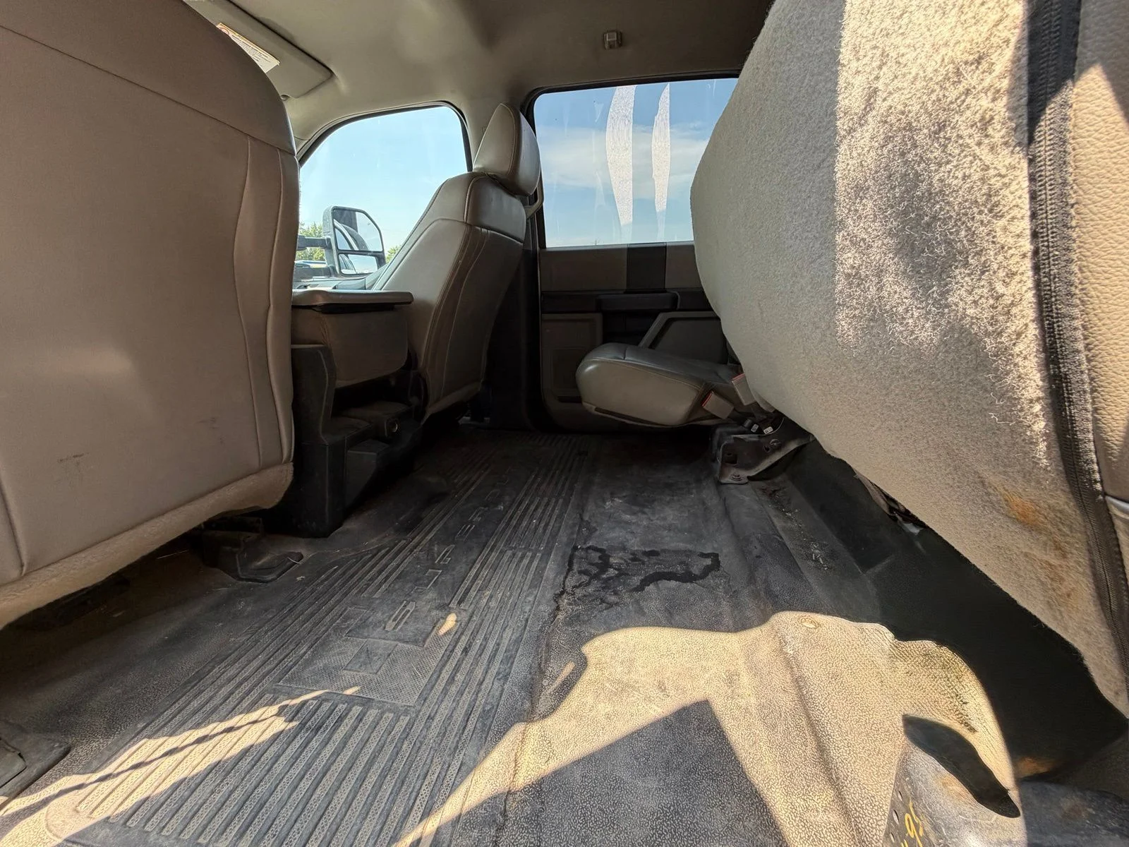 Used 2019 White Ford XL image 12