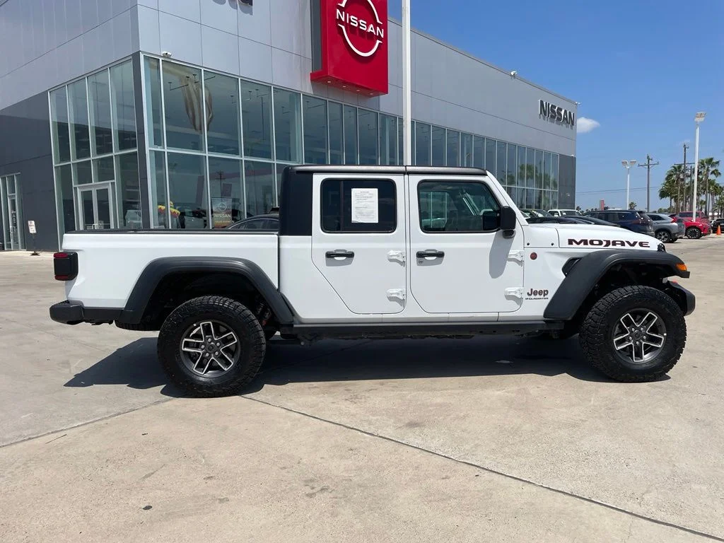 Used 2026 White Jeep Mojave image 6