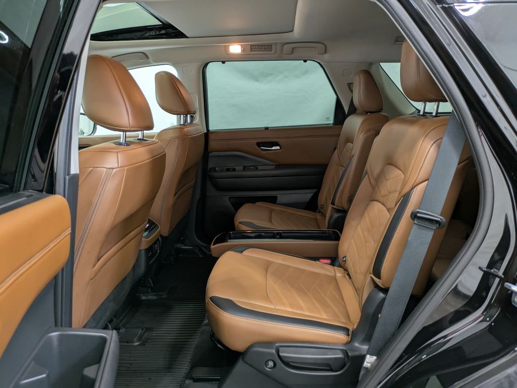 Used 2024 Black Nissan Platinum image 14