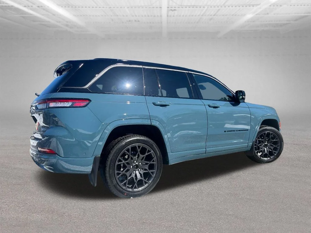 New 2026 Steel Blue Exterior Paint Jeep Summit image 7