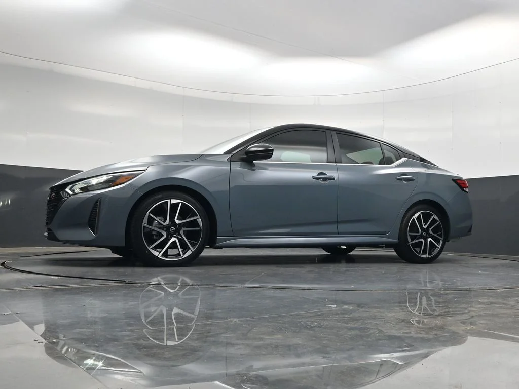 Used 2025 Gray Nissan SR image 49