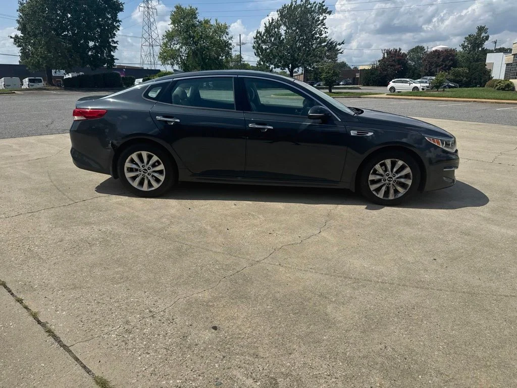 Used 2016 Green Kia EX image 10