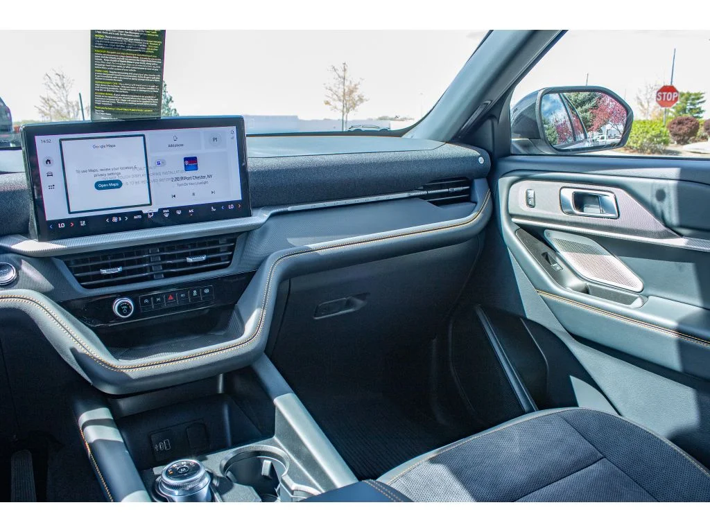 New 2026 STAR WHITE METALLIC Ford Tremor image 32