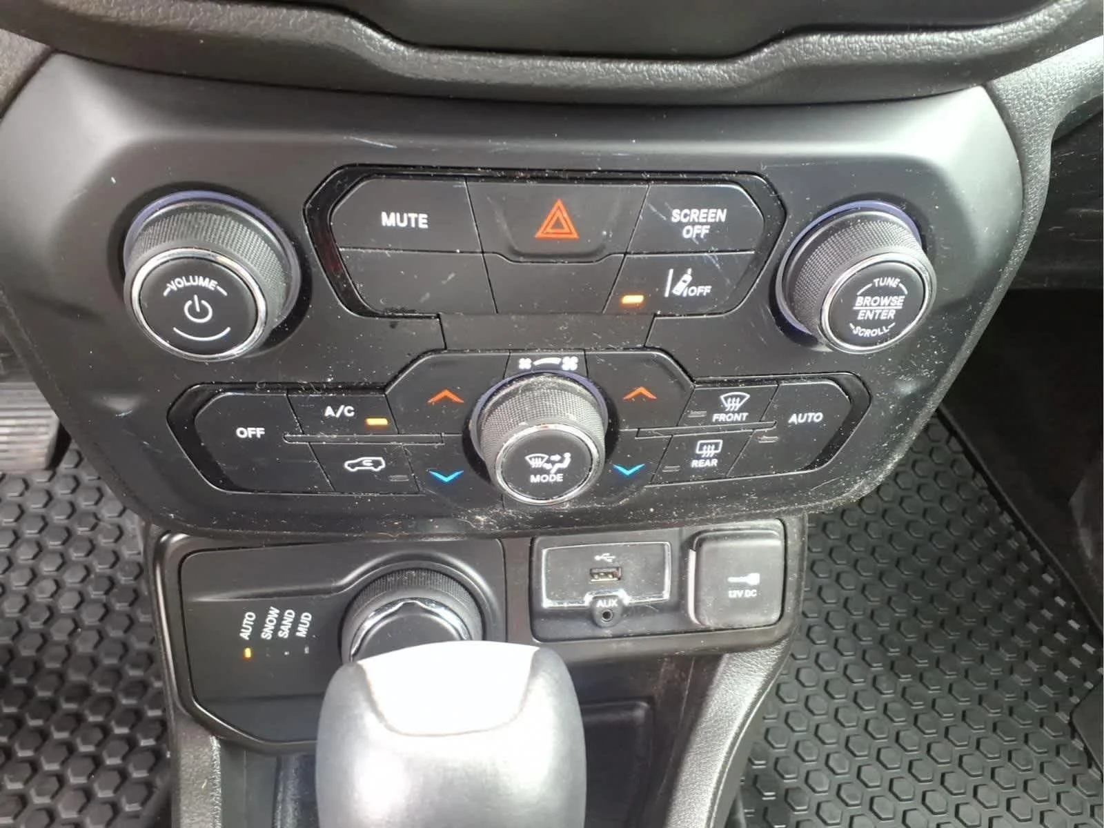 Used 2023 Black Clearcoat Jeep Limited image 20