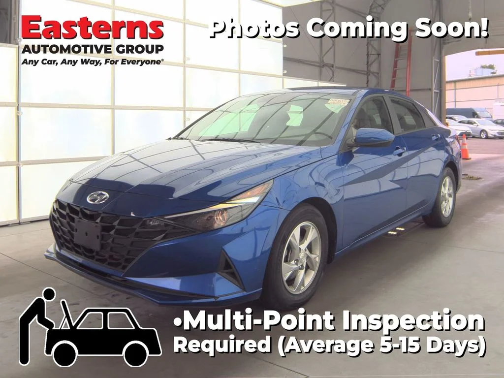 Used 2023 Blue Hyundai SE image 1