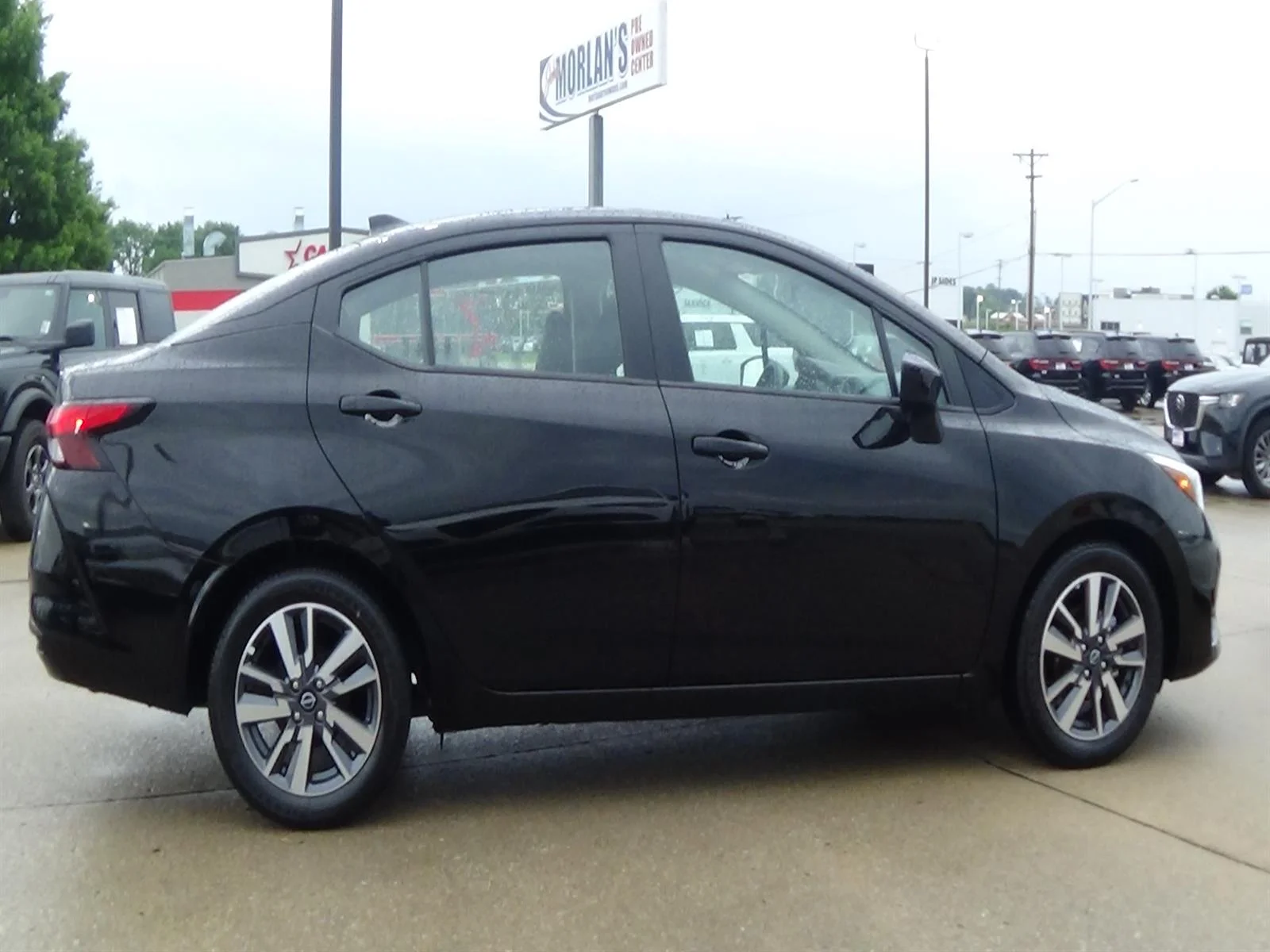 Used 2025 Super Black (kh3) Nissan SV image 5