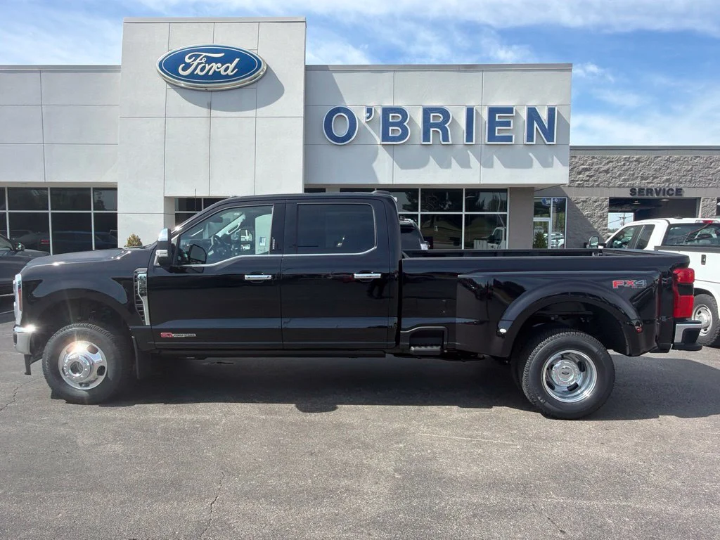 New 2027 Agate Black Metallic Ford F-350® Lariat® image 2