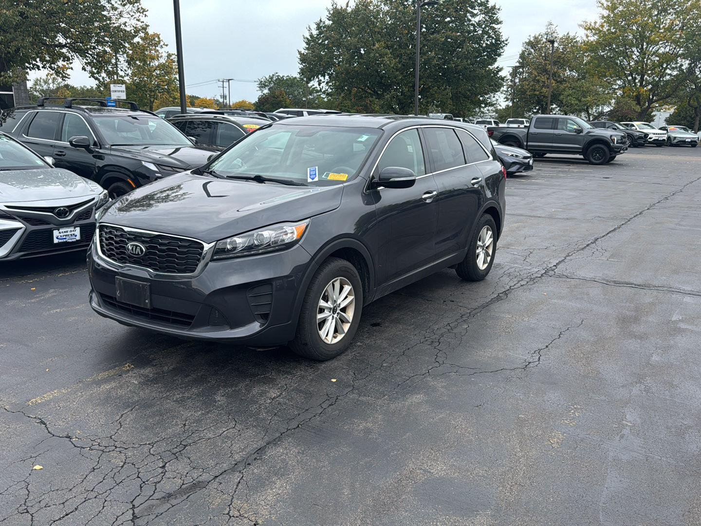 Used 2019 Platinum Graphite Kia LX image 3