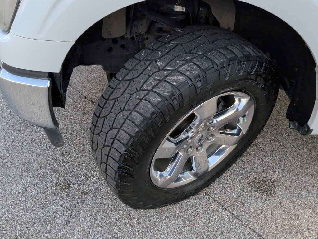 Used 2023 Oxford White Ford Lariat image 51
