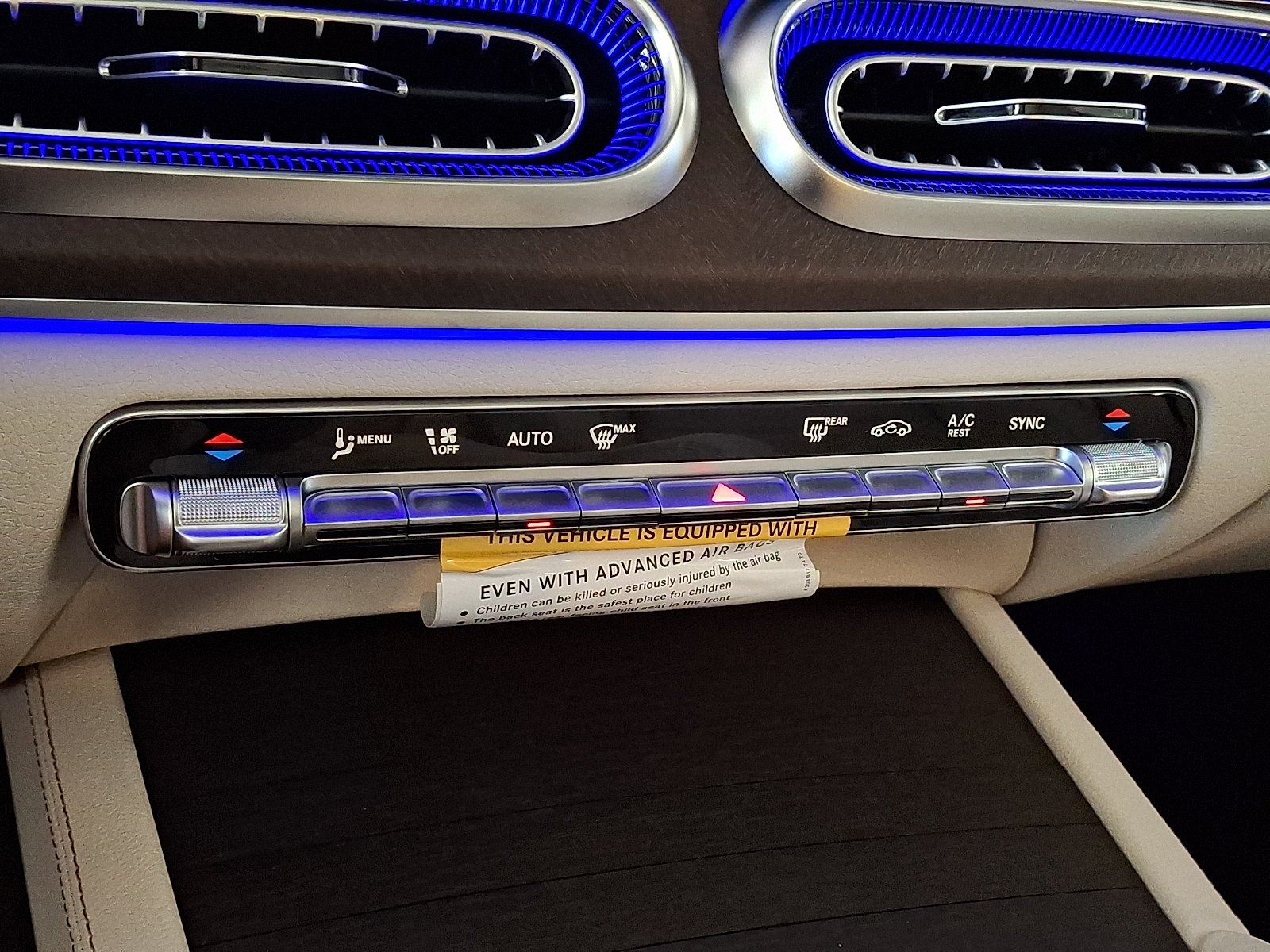 New 2027 MANUFAKTUR Moonlight White Metallic Mercedes-Benz GLE 450 image 12