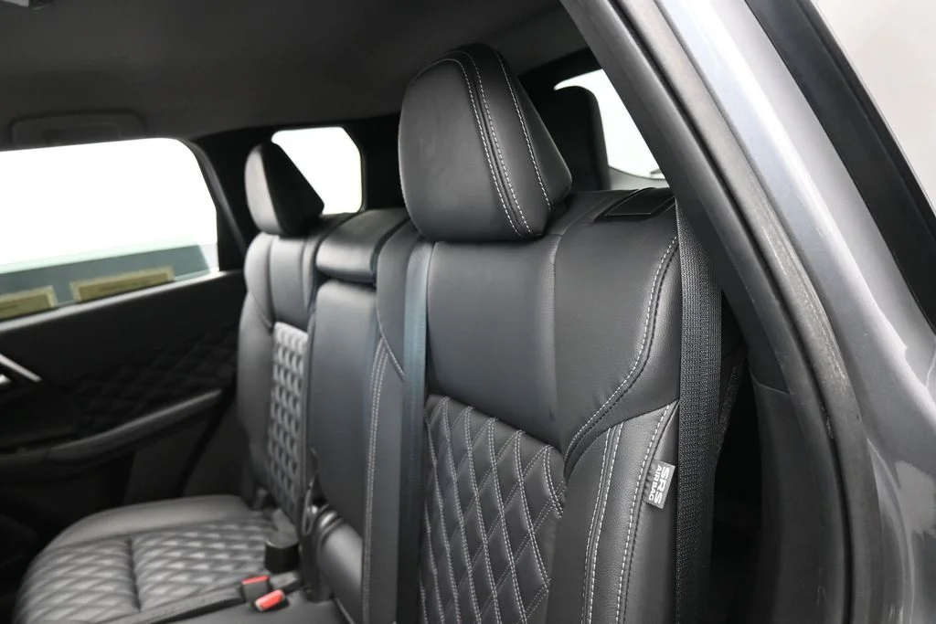 Used 2022 Silver Mitsubishi SEL image 30