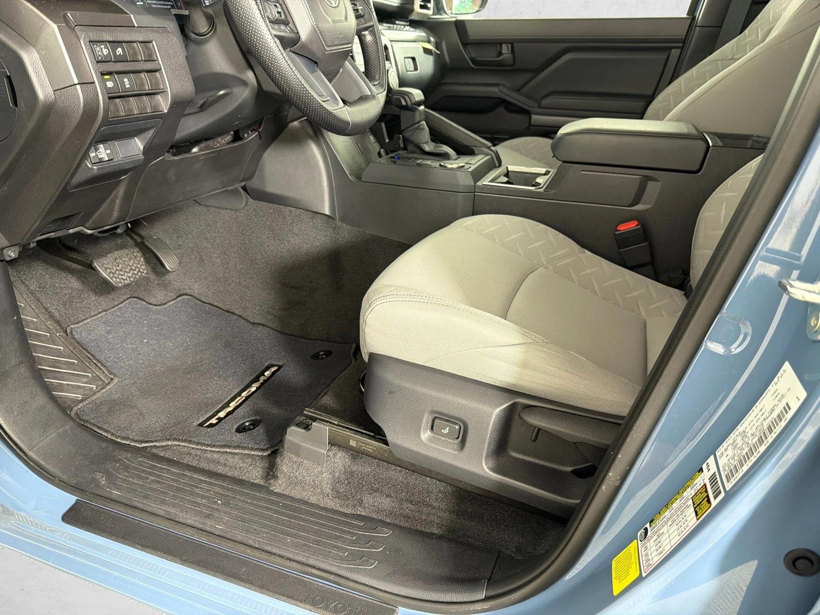 Used 2026  Toyota SR5 image 9
