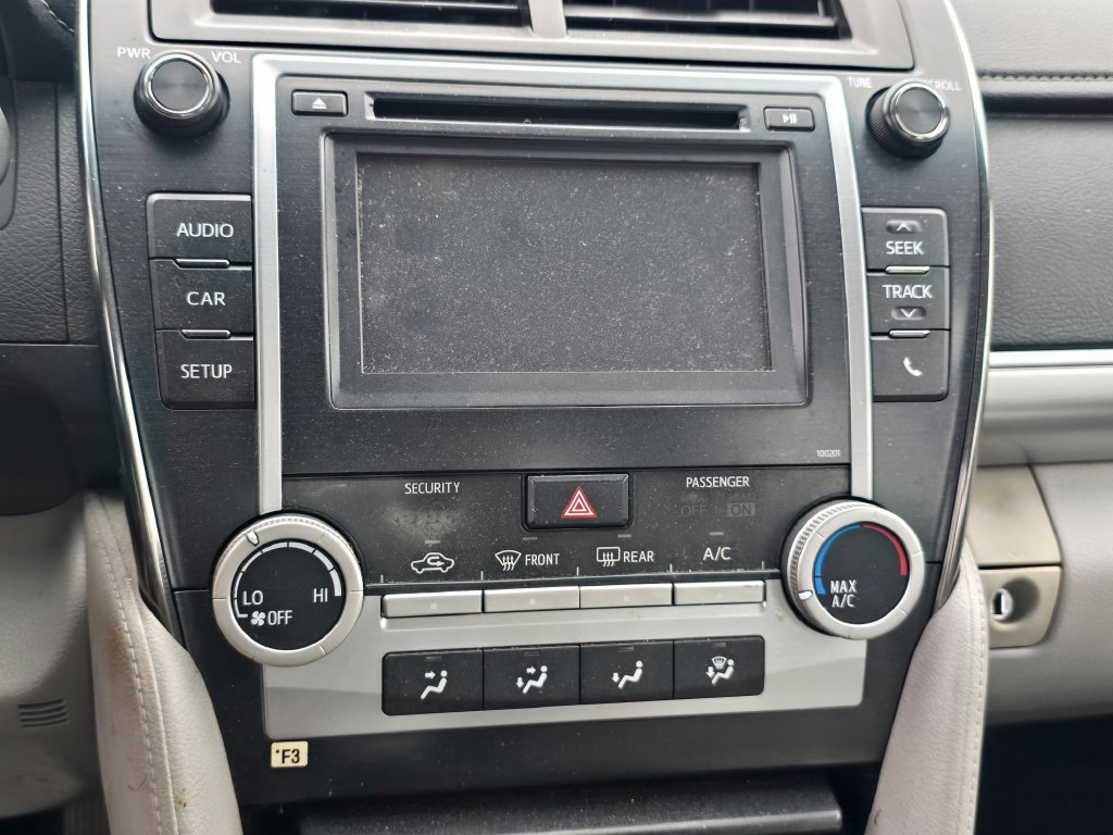 Used 2014 Gray Toyota LE image 18