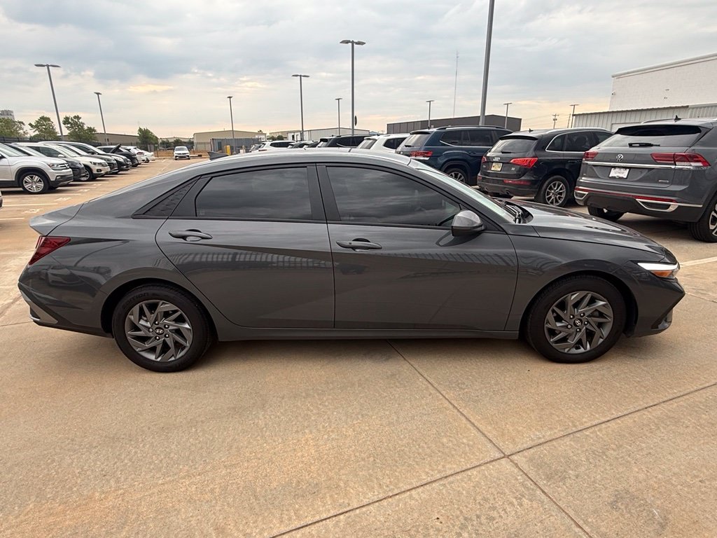 Used 2024 Gray Hyundai SEL image 6