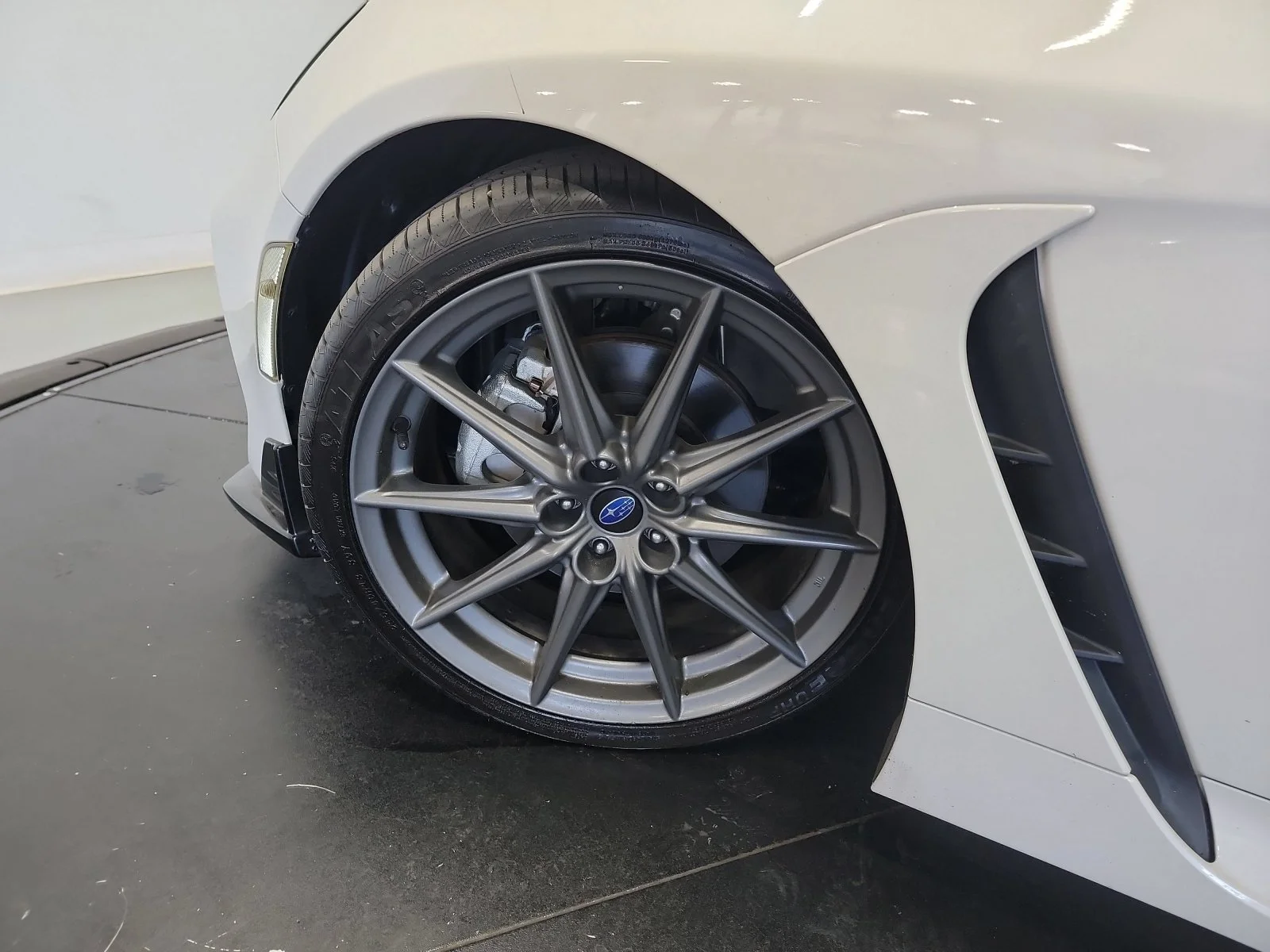 Used 2023 Crystal White Pearl Subaru Limited image 28