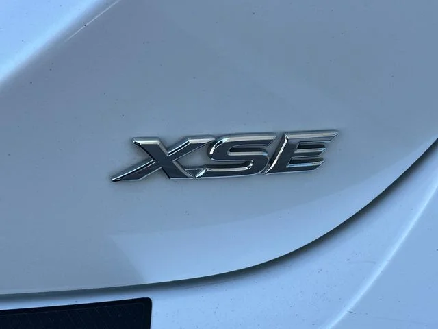 Used 2021 Wind Chill Pearl Toyota XSE V6 image 19