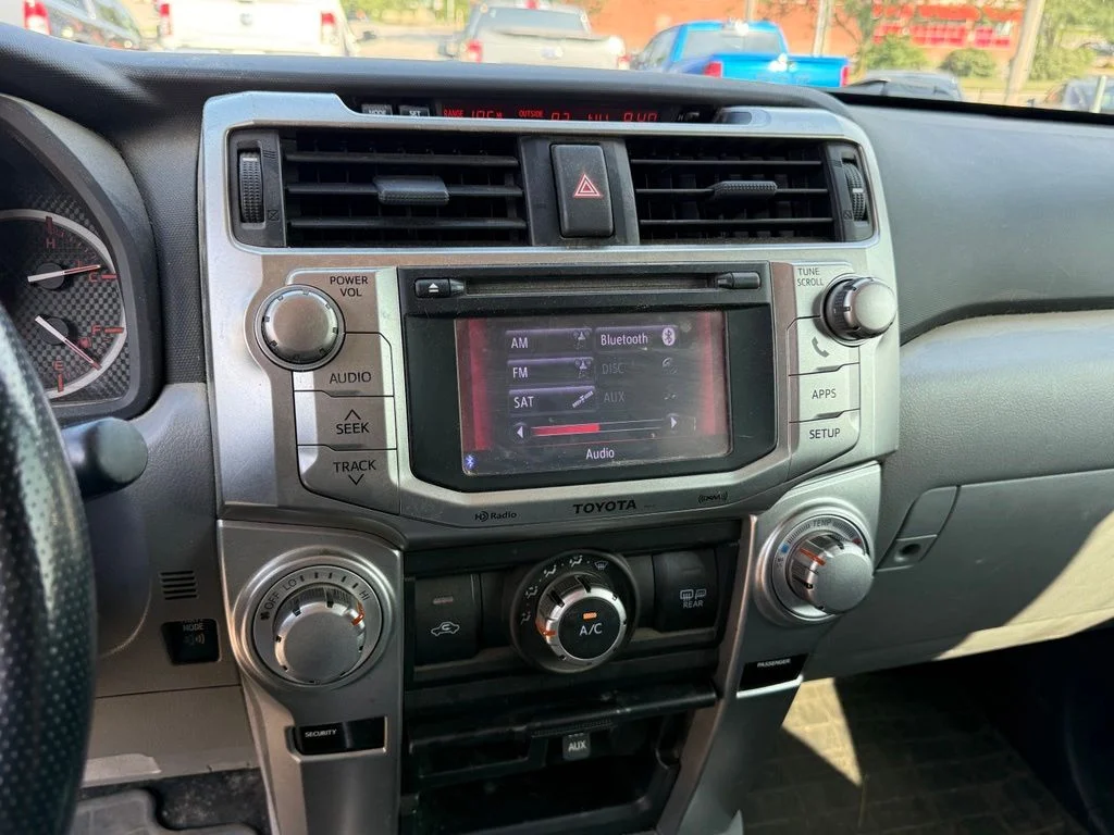 Used 2013 Silver Toyota SR5 image 19