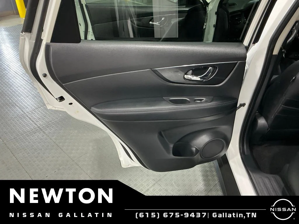 Used 2018 Pearl White Nissan SV image 35