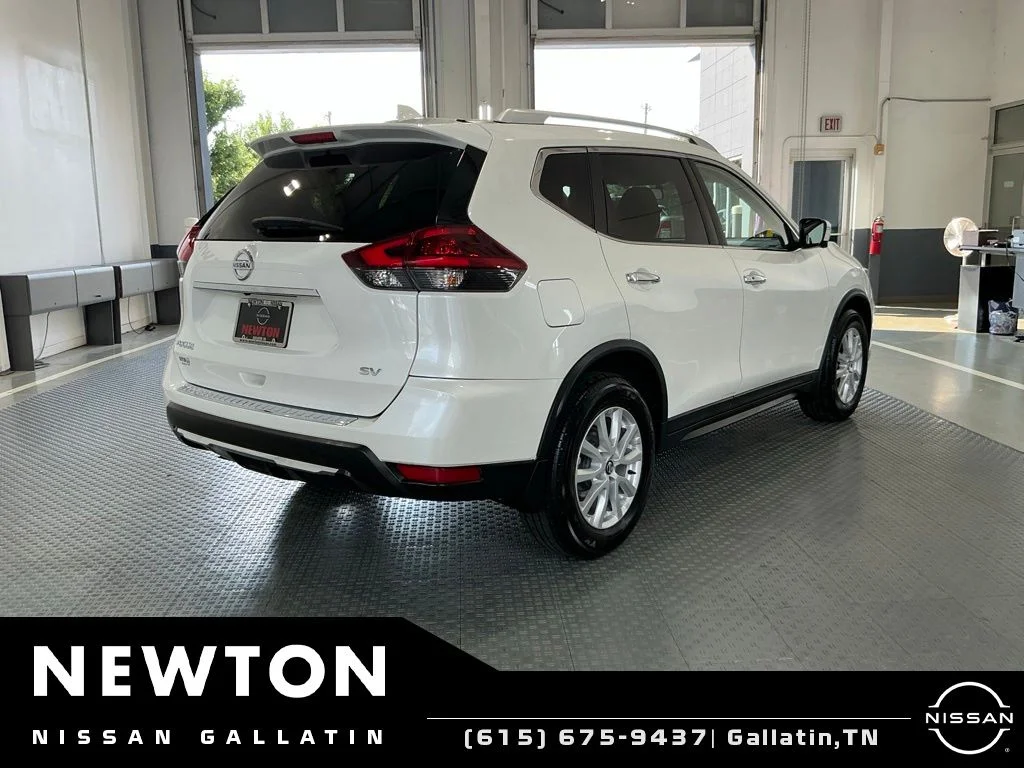 Used 2018 Pearl White Nissan SV image 22