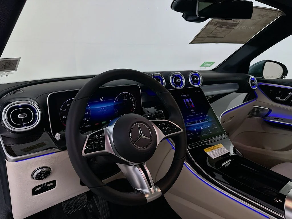 Used 2025 Gray Mercedes-Benz GLC 350e image 9