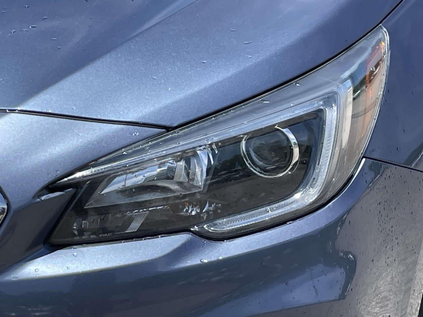 Used 2018 Twilight Blue Metallic Subaru Premium image 13