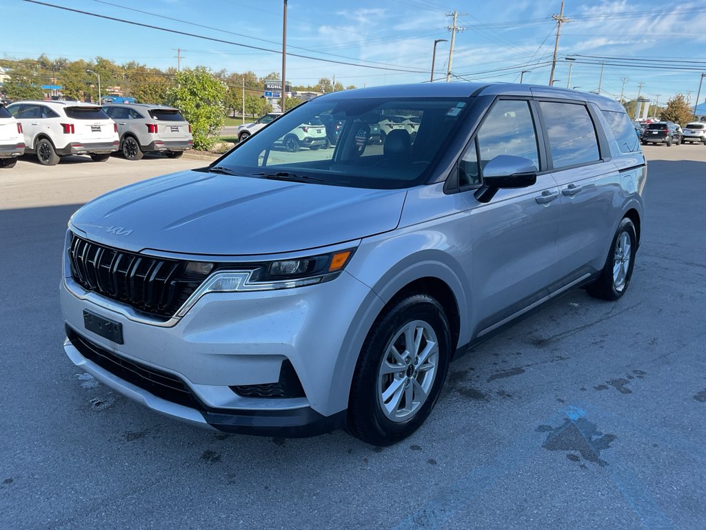 2023 Kia Carnival LX photo 3