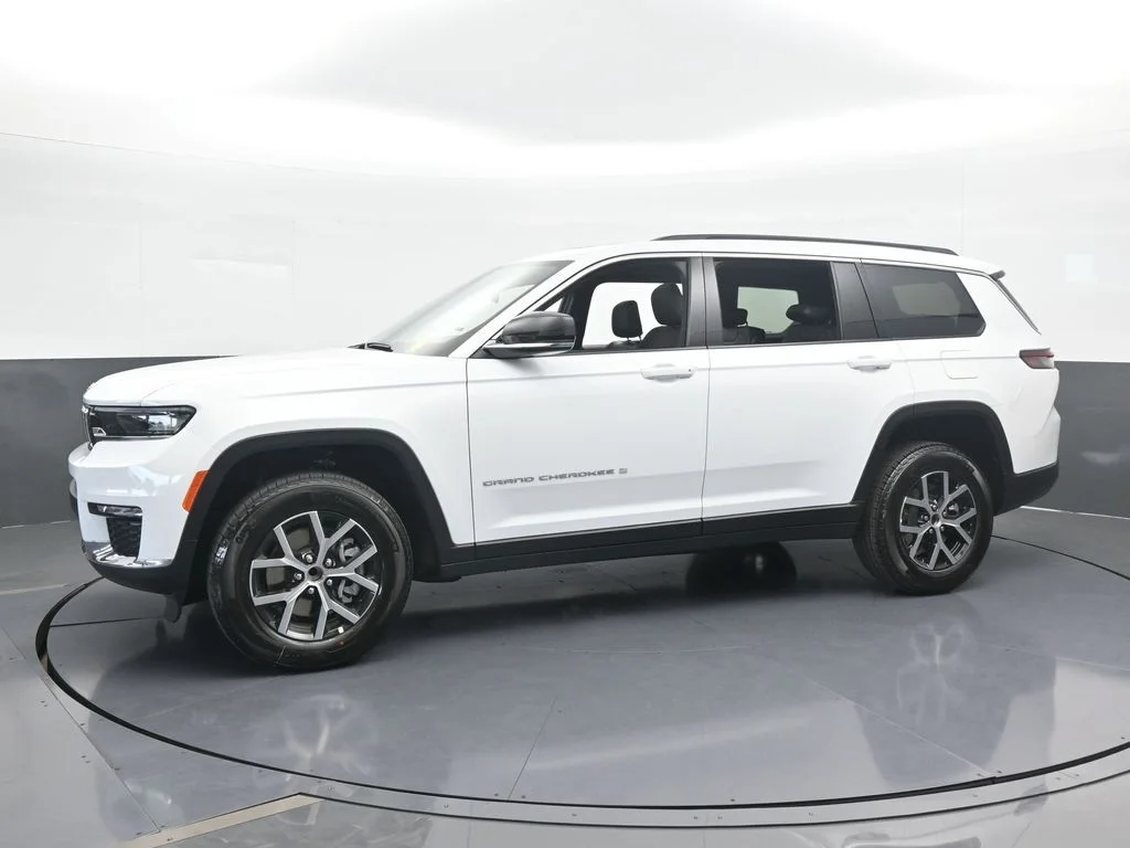 Used 2025 Bright White Clearcoat Jeep Limited image 2
