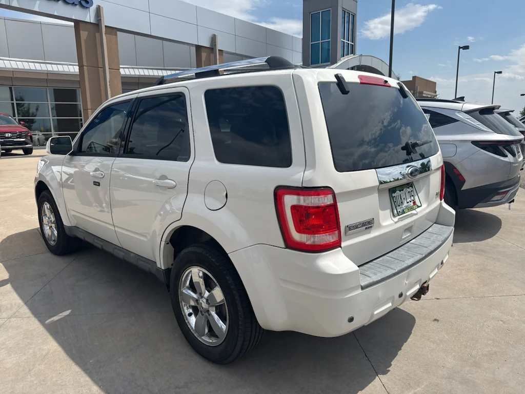 Used 2010 White Suede Ford Limited image 2