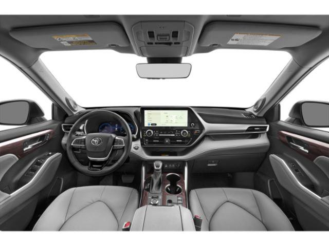 Used 2023  Toyota Limited image 3