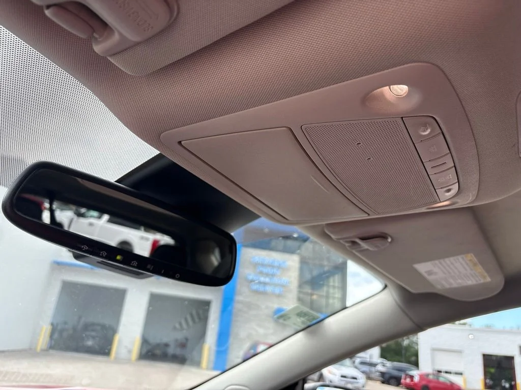 Used 2020 Cayenne Red Metallic Nissan SL image 21