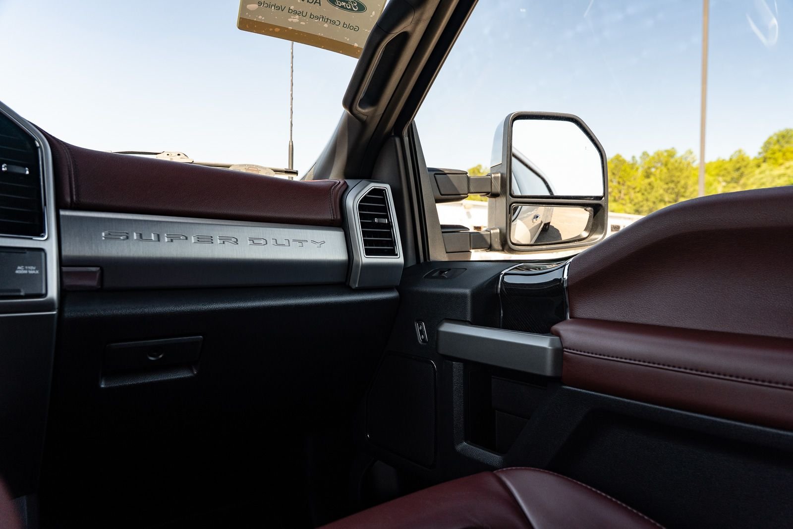 Certified Used 2022  Ford Platinum image 33