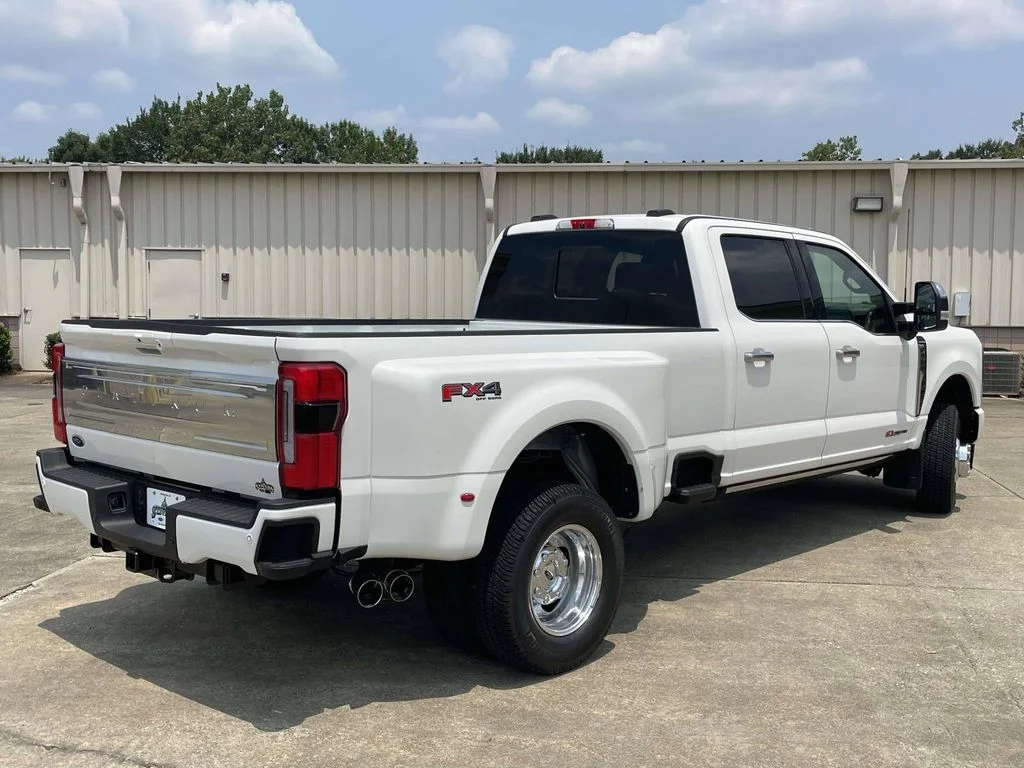 New 2026 White Ford Platinum image 3