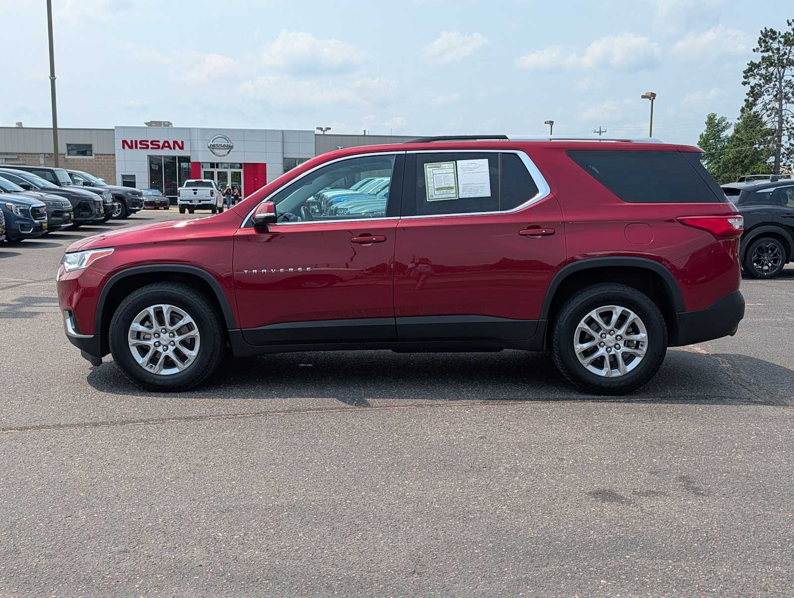 Used 2018 Chevrolet Traverse 1LT with VIN 1GNEVGKW2JJ134674 for sale in Brainerd, Minnesota
