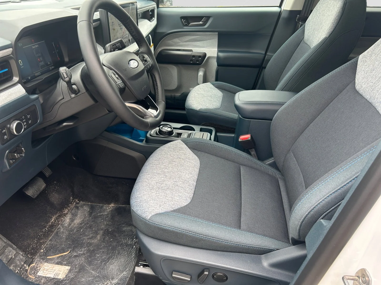 New 2026 Oxford White Ford XLT image 13