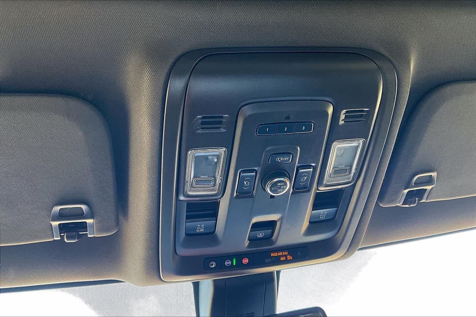 Used 2021 Midnight Blue Metallic Chevrolet Z71 image 46