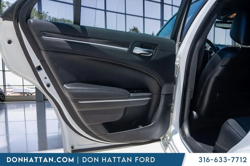 Used 2014 White Chrysler C image 23