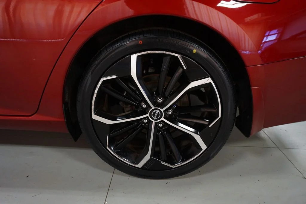 Used 2023 Red Nissan 2.5 SR image 41