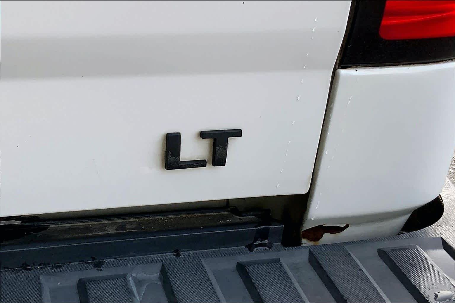 Used 2016 Summit White Chevrolet LT image 9