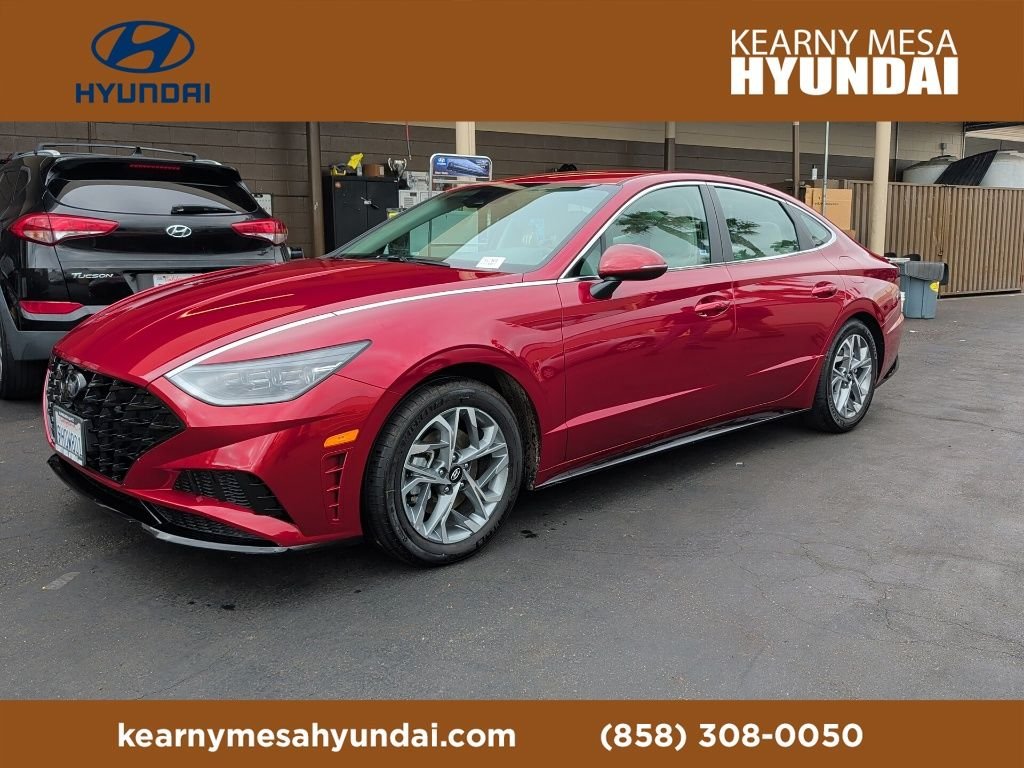 Used 2023 Red Hyundai SEL image 1