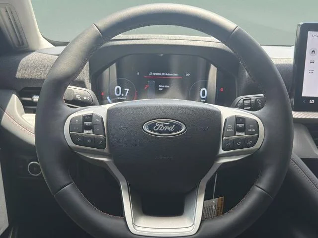 New 2026 Star White Metallic Tri-Coat Ford Active image 9