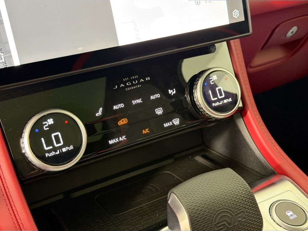 2026 Jaguar F-Pace SVR - Photo 16