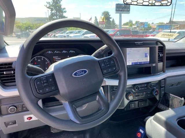 2025 Ford F-600 Super Duty Chassis Cab XL - Photo 11